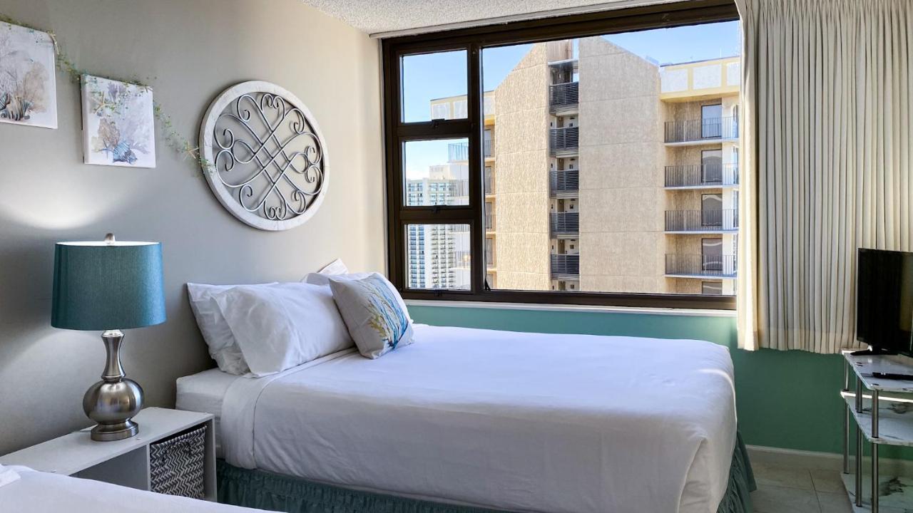 The Makai Suite At The Waikiki Banyan Honolulu Extérieur photo